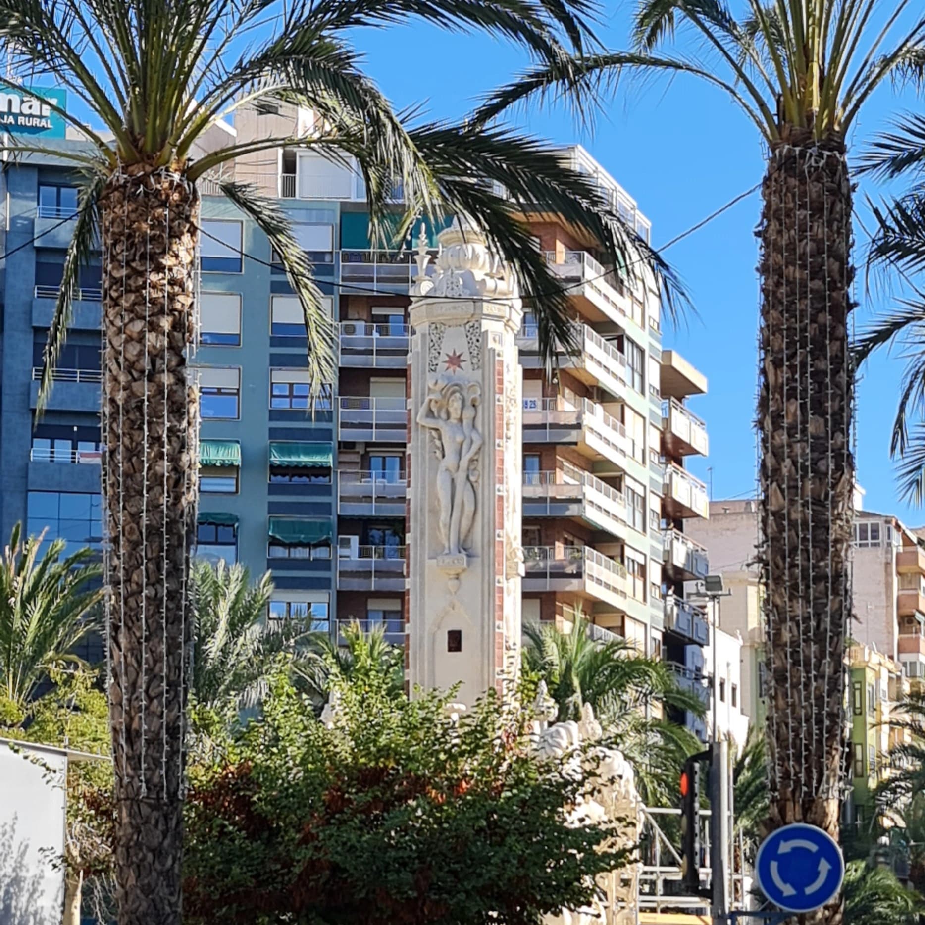 De monumento urbano a reinterpretación artística